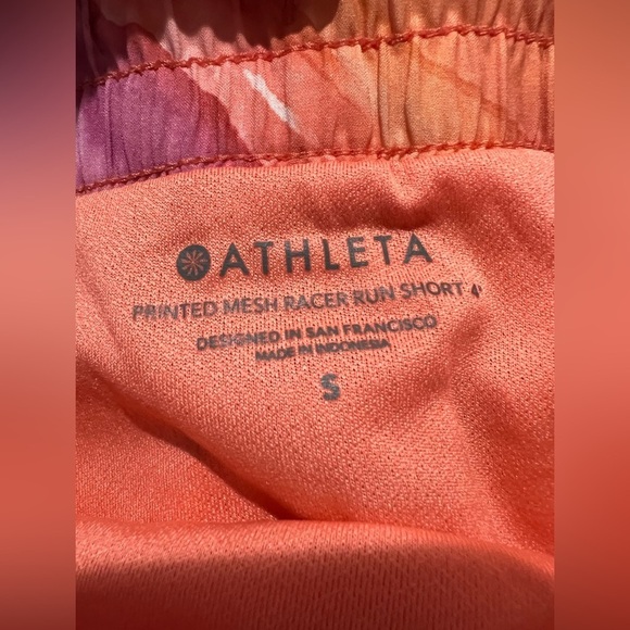 Athleta Printed Mesh Racer Run Shorts Training
Running Athletic - Size S - Picture 6 of 9